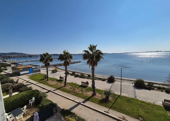 Studio 19M2 Classe 1, Vue Sur Etang De Thau, 200M Des Cures, 2Eme Etage Sans Ascenseur